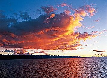 《最终幻想7：核心危机 再融合》PS5版与原版对比 画面提升